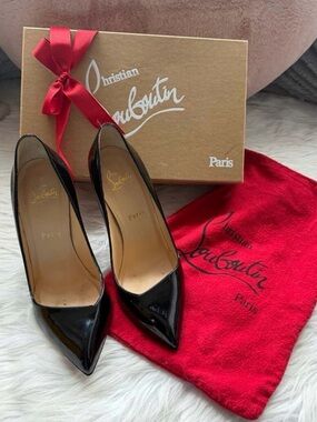 ✨ Authentic Christian Louboutin Black Leather Pointed Heels ✨